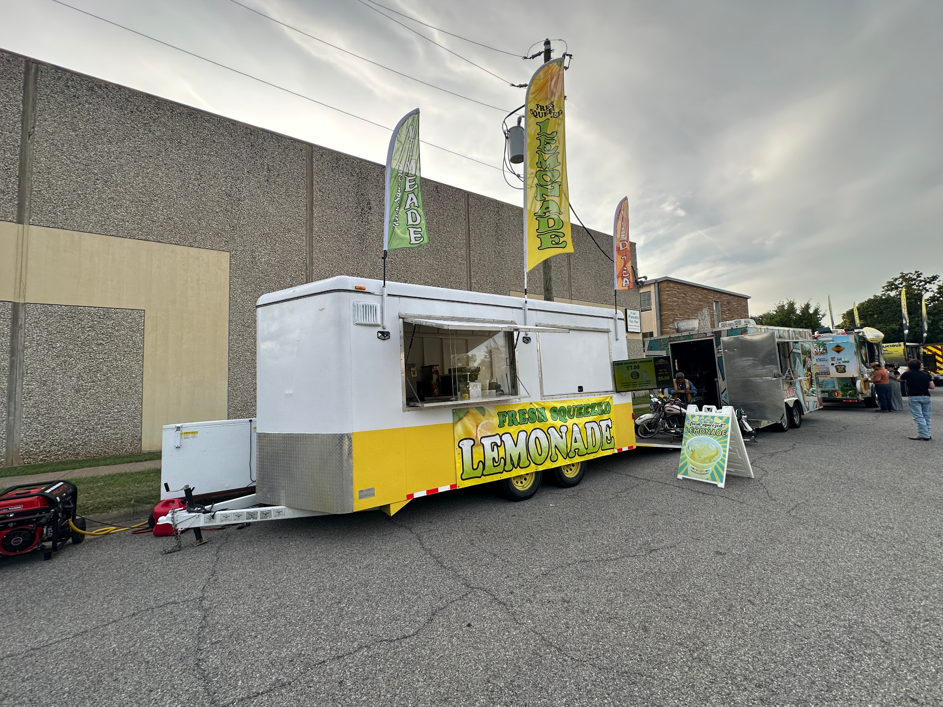 Large lemonade trailer in a food truck lineup